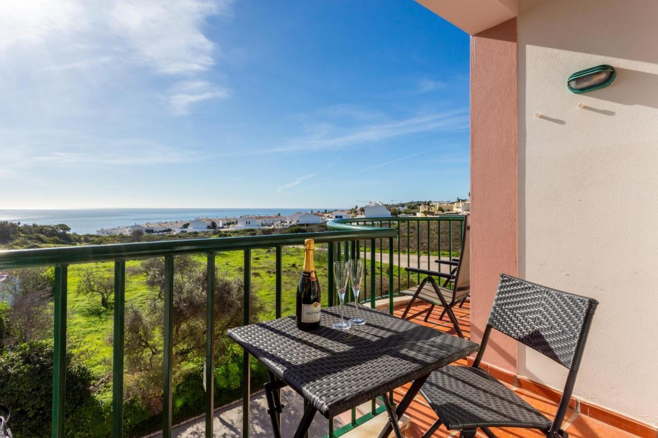 Lovely 2 Bedroom Apartment Including Pool, Stunning Ocean Views & Beach Closeby Luz Buitenkant foto